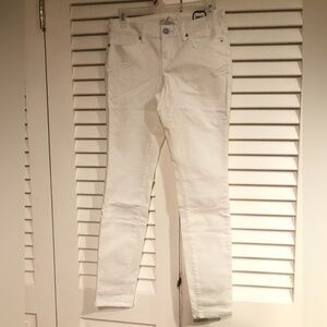 NWT No Boundaries White Skinny Jean